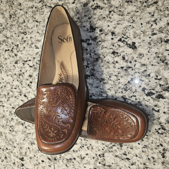 Women's Brown Leather Loafers - Picture 3 of 6